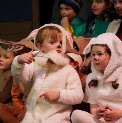 Nativity33)